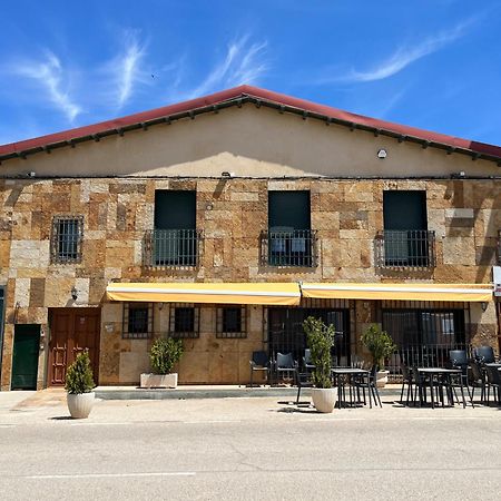 Villarrubio Hostal Restaurante Bustos מראה חיצוני תמונה