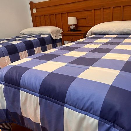 Villarrubio Hostal Restaurante Bustos מראה חיצוני תמונה