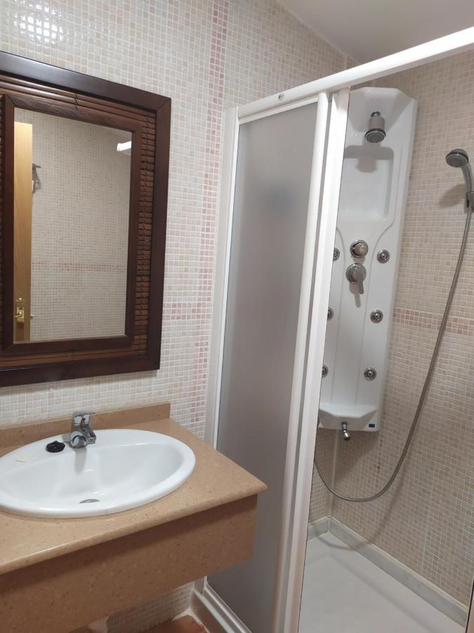 Villarrubio Hostal Restaurante Bustos מראה חיצוני תמונה