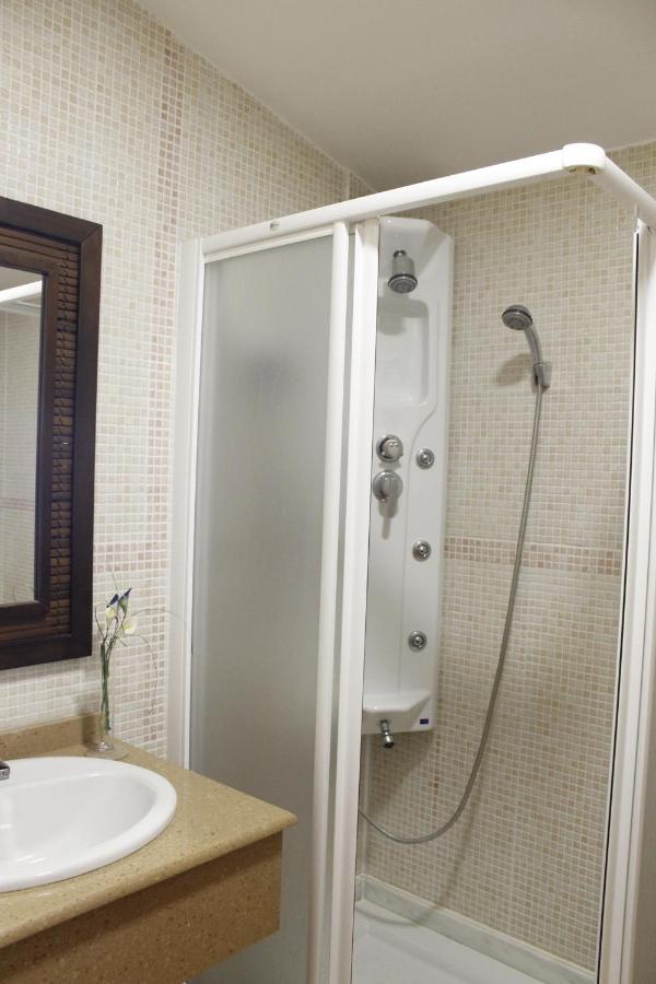 Villarrubio Hostal Restaurante Bustos מראה חיצוני תמונה