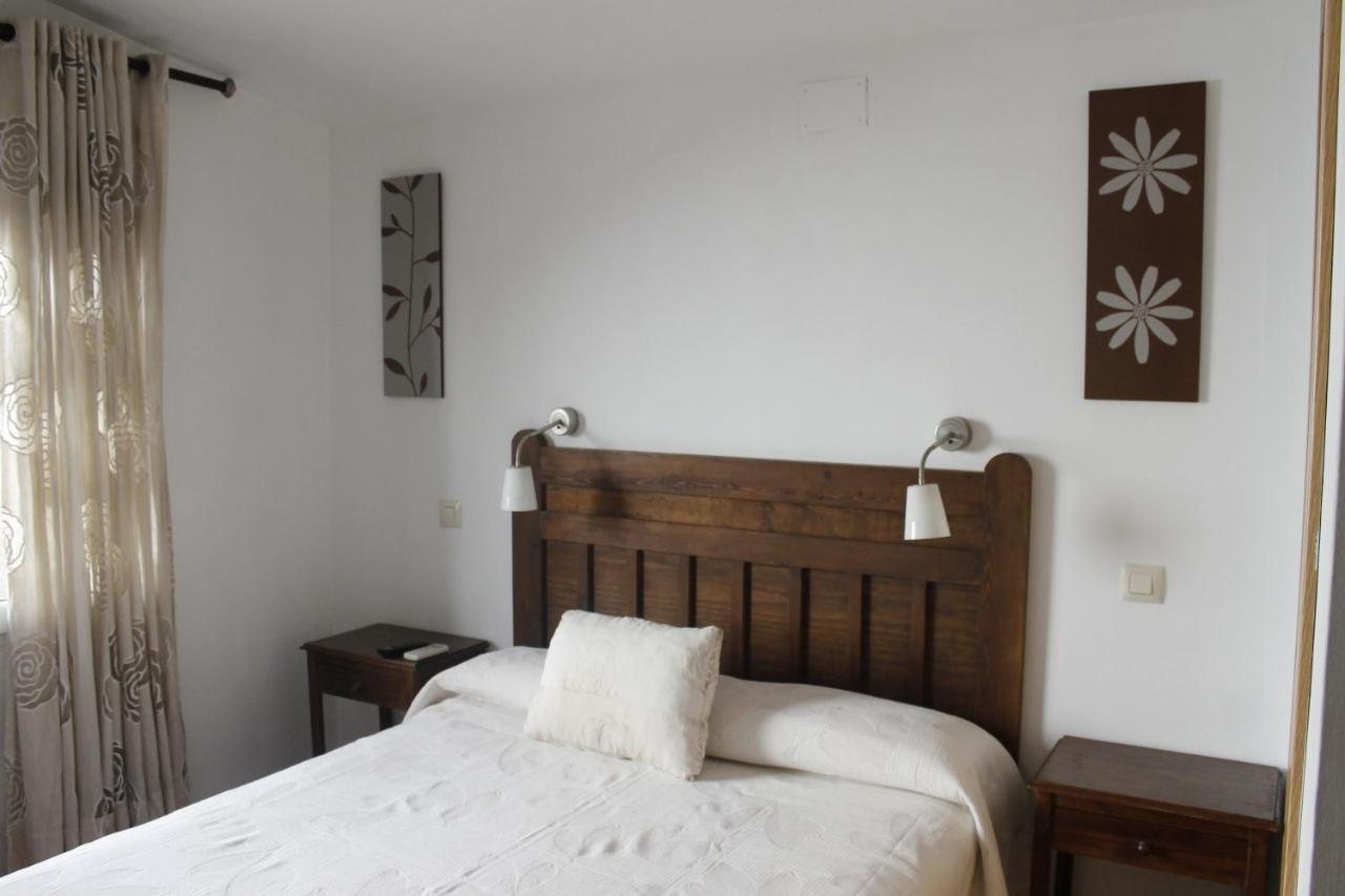 Villarrubio Hostal Restaurante Bustos מראה חיצוני תמונה