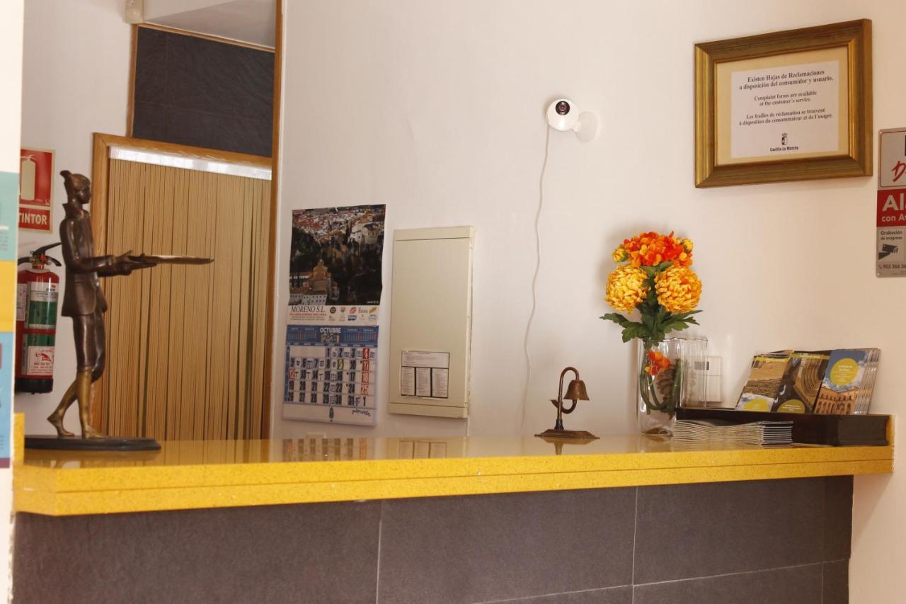 Villarrubio Hostal Restaurante Bustos מראה חיצוני תמונה