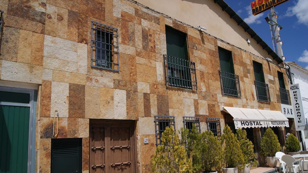 Villarrubio Hostal Restaurante Bustos מראה חיצוני תמונה