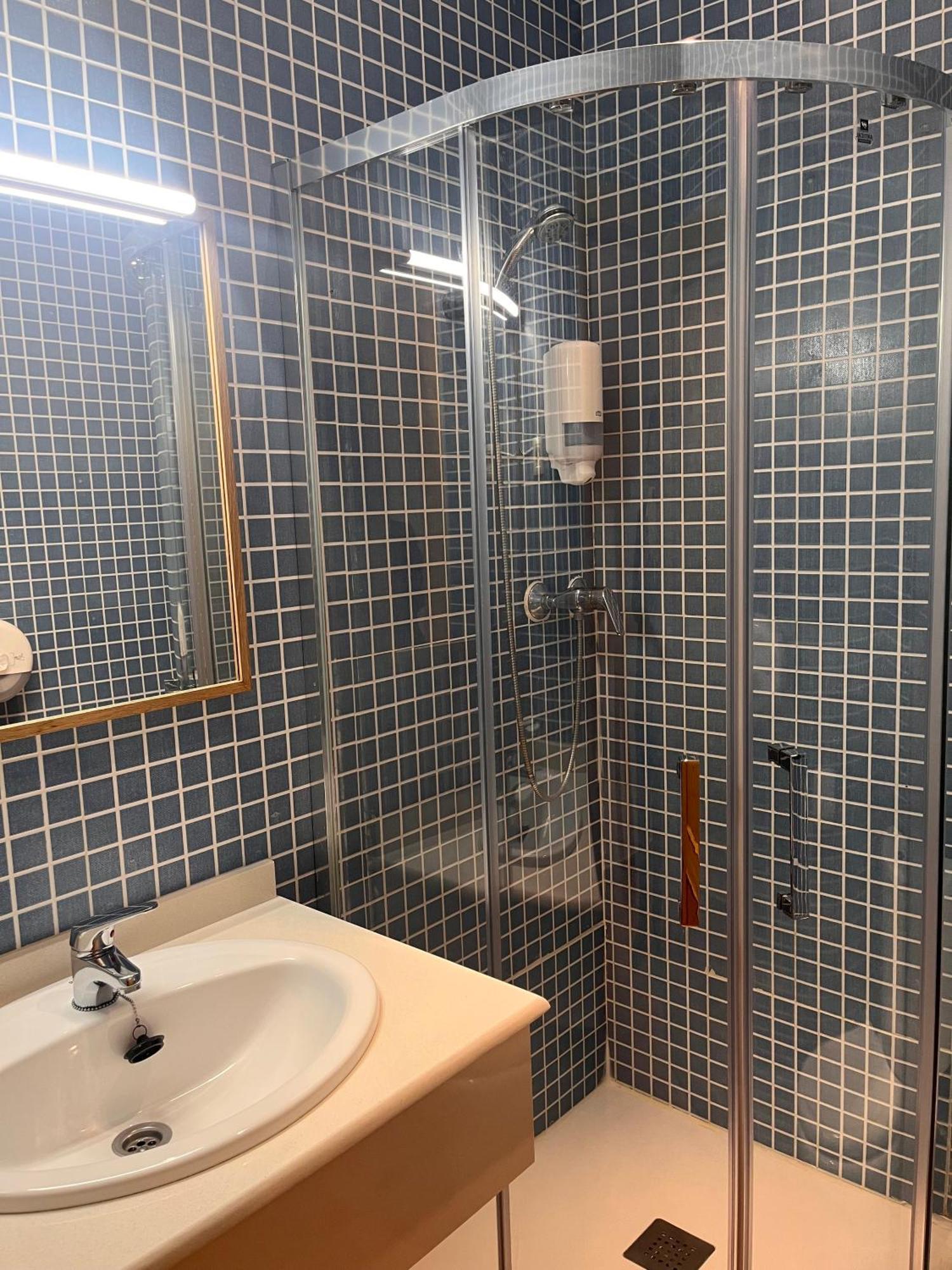 Villarrubio Hostal Restaurante Bustos מראה חיצוני תמונה