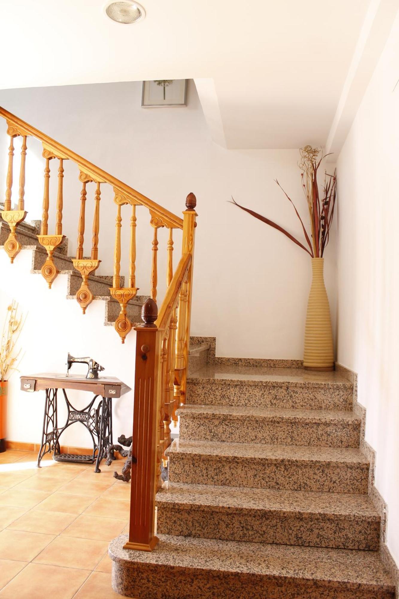Villarrubio Hostal Restaurante Bustos מראה חיצוני תמונה