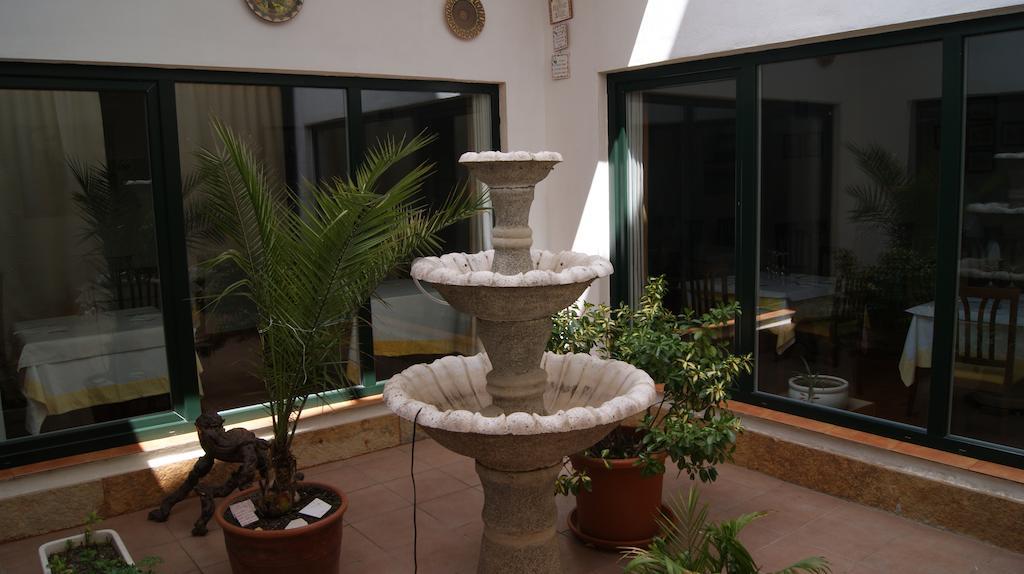 Villarrubio Hostal Restaurante Bustos מראה חיצוני תמונה