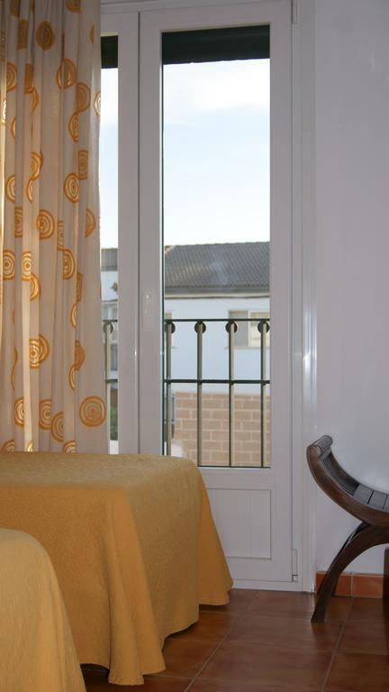 Villarrubio Hostal Restaurante Bustos מראה חיצוני תמונה